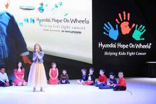 Lexi Walker performs at Hope On Wheels launch presentation 