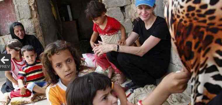 Most of the families Jolie spoke to in Chikook did not wish to return home at the moment. UNHCR / B.Heger