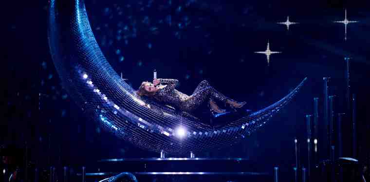 Jennifer Lopez Debuts New Las Vegas Show