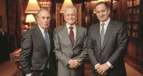 Michael R. Bloomberg, the 2014 Genesis Prize Laureate, Michael Douglas, the 2015 Genesis Prize Laureate, and Stan Polovets, Co-founder and Chairman of the Genesis Prize Foundation.