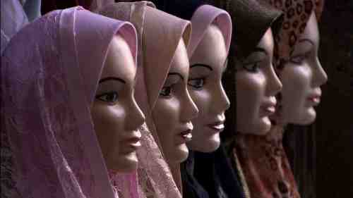 Mannequins with hijabs on.