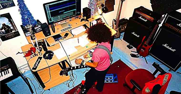 Brandon Bailey Johnson Producing in his studio